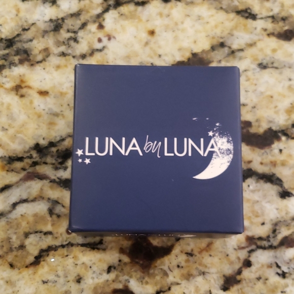 💙 5 for $20/ Luna by Luna Translucent Powder - Picture 2 of 4